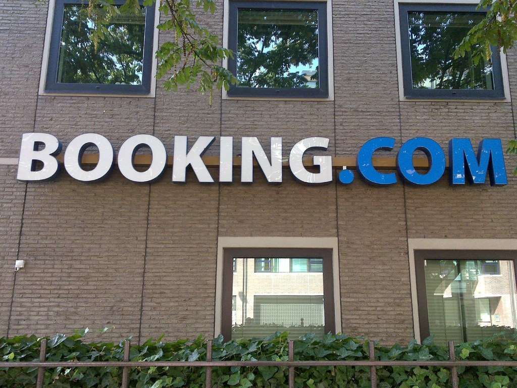 Booking.com: economize com sua reserva